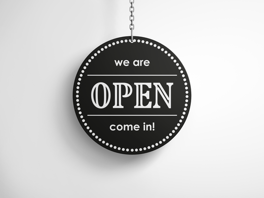 Open/Closed bordje – Rond zwart – 20 cm – wit lettertype met ketting & zuignap